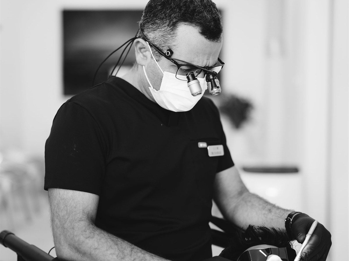 An ELEV8 clinician performing precise regenerative PRF treatment in Beverly Hills
